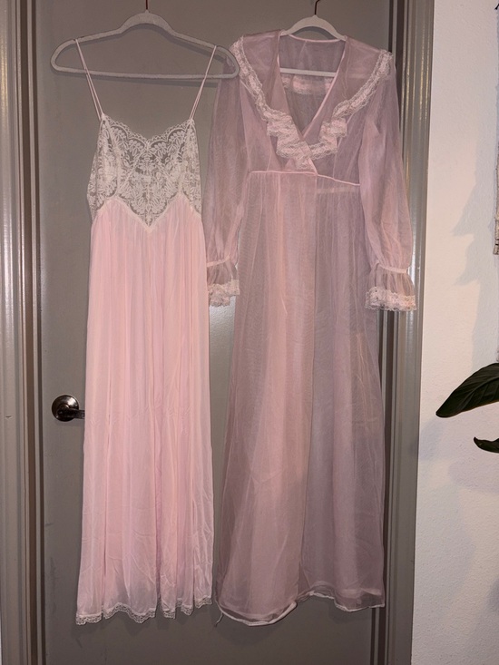 Miss Elaine Other - Miss Elaine Pale Pink Lace Chemise and Sheer Robe Set